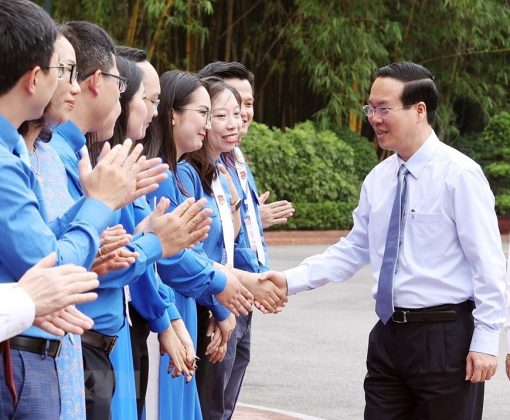 Chiều 25/5/2023, tại Phủ Chủ tịch, Chủ tịch nước V&otilde; Văn Thưởng gặp mặt th&acirc;n mật 75 thanh ni&ecirc;n ti&ecirc;n tiến l&agrave;m theo lời B&aacute;c năm 2023 của Đo&agrave;n Thanh ni&ecirc;n Cộng sản Hồ Ch&iacute; Minh Khối c&aacute;c cơ quan Trung ương.