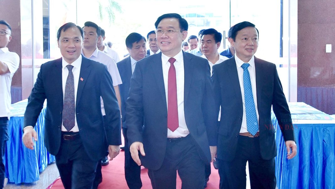 Chủ tịch Quốc hội Vương Đình Huệ dự Hội nghị công bố Quy hoạch tỉnh Hà Tĩnh thời kỳ 2021 - 2030