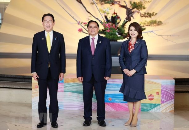 2 min 58 612x420 - Lễ đón Thủ tướng Phạm Minh Chính dự Hội nghị thượng đỉnh G7 mở rộng