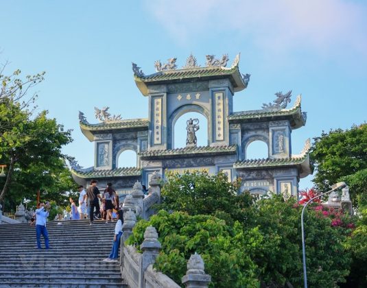 2 min 86 535x420 - Chiêm ngưỡng ngôi chùa Linh Ứng tuyệt đẹp nằm trên bán đảo Sơn Trà