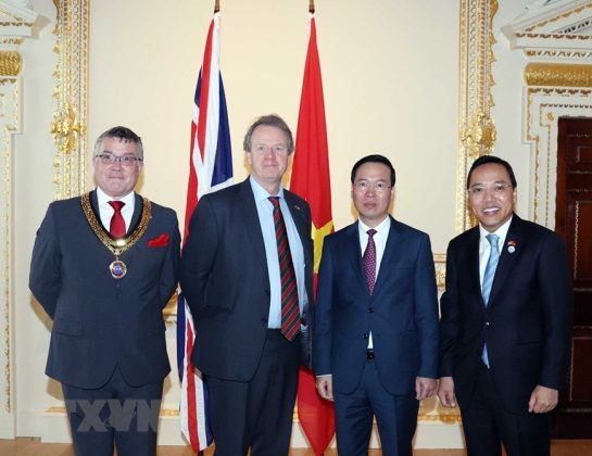 Chủ tịch nước gặp lãnh đạo Hạ viện và thành viên nội các chính phủ Anh