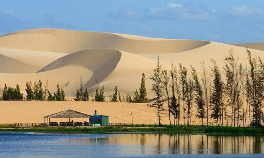 Địa điểm nào được mệnh danh là ‘tiểu sa mạc’ của Việt Nam?