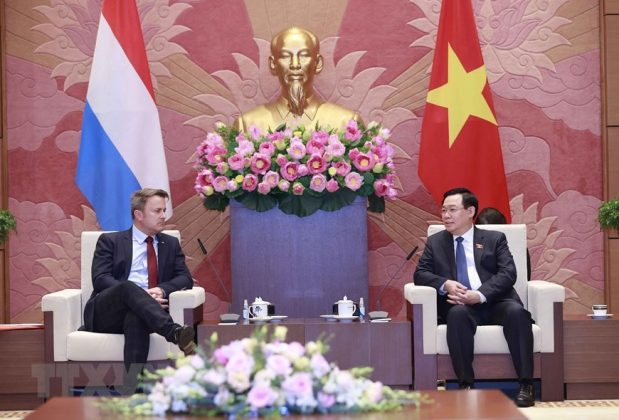 Chủ tịch Quốc hội Vương Đ&igrave;nh Huệ tiếp Thủ tướng Luxembourg Xavier Bettel. (Ảnh: Do&atilde;n Tấn/TTXVN) 2