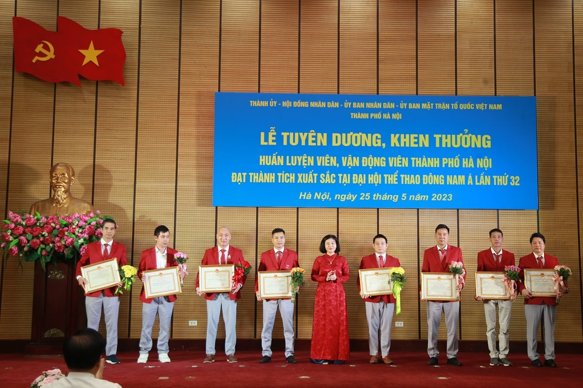 3 min 76 - Hà Nội tặng thưởng 3 tỷ đồng cho đoàn thể thao thành phố dự SEA Games 32, 1 tỷ đồng cho đội bóng đá nữ Việt Nam