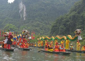 Danh thắng Tràng An mở hội