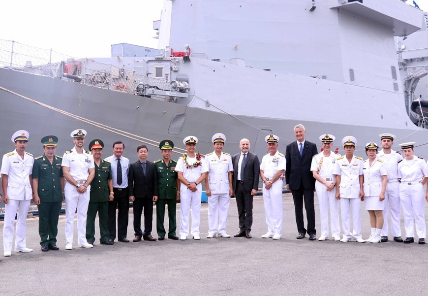 Cận cảnh Tàu Hải quân của Italy thăm Thành phố Hồ Chí Minh
