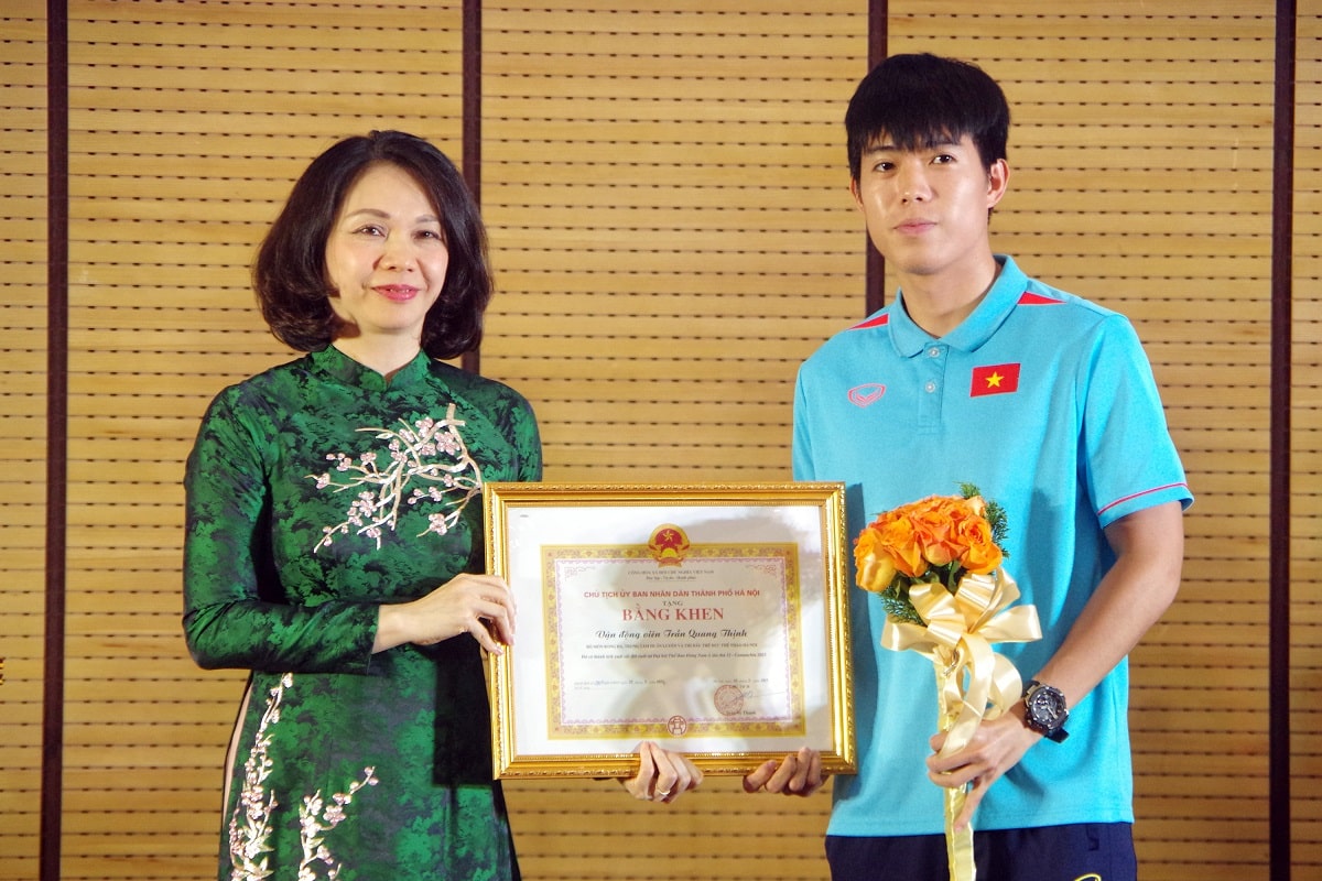 5 min 68 - Hà Nội tặng thưởng 3 tỷ đồng cho đoàn thể thao thành phố dự SEA Games 32, 1 tỷ đồng cho đội bóng đá nữ Việt Nam