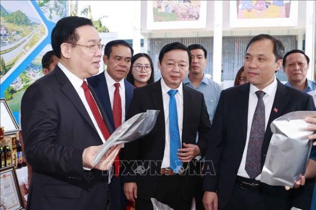 6 min 59 630x420 - Chủ tịch Quốc hội dự Hội nghị công bố quy hoạch và xúc tiến đầu tư vào tỉnh Hà Tĩnh