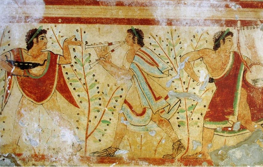 Etruscan: Ở phía bắc Italy, người Etruscan sống thịnh vượng từ thế kỷ 8 đến thế kỷ 3 trước Công nguyên, cho đến khi bị La Mã chinh phạt. Dù nền văn hóa đã bị xóa sổ, nhiều lăng mộ và tranh tường của họ vẫn còn sót lại.