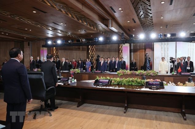 8 min 13 635x420 - Thủ tướng Phạm Minh Chính dự lễ khai mạc Hội nghị Cấp cao ASEAN 42
