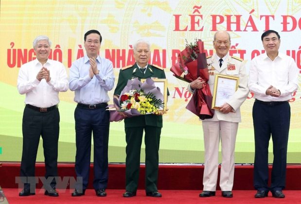 9 min 13 619x420 - Hình ảnh Chủ tịch nước dự phát động làm nhà Đại đoàn kết ở Điện Biên