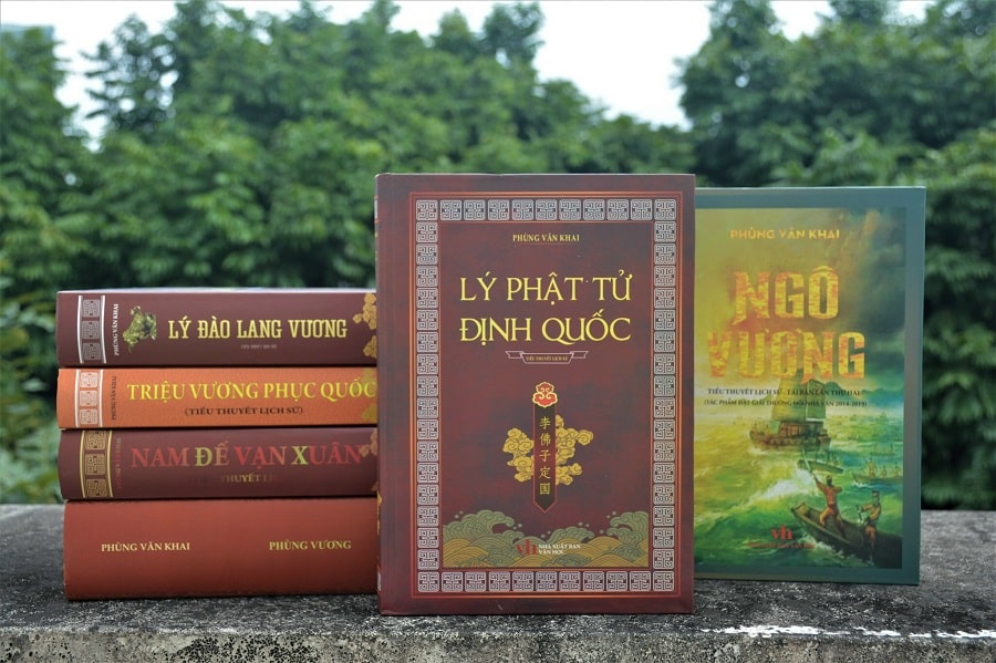 Bộ tiểu thuyết lịch sử của Phùng Văn Khai