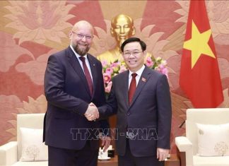 Chủ tịch Quốc hội Vương Đình Huệ tiếp Phó Chủ tịch Hạ viện Cộng hòa Séc Jan Bartosek