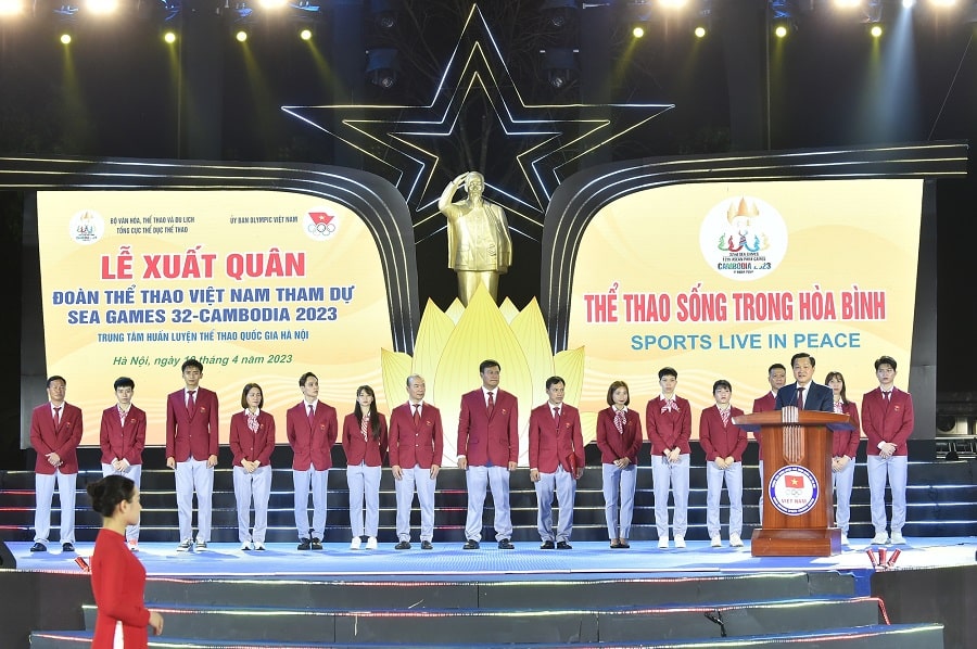 Đồng chí Lê Minh Khái, Bí thư Trung ương Đảng, Phó Thủ tướng Chính phủ phát biểu tại Lễ Xuân quân, Đoàn Thể thao Việt Nma tham dự SEA Games 32 - Campuchia 2023. 