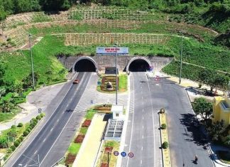 Hầm xuyên núi dài nhất Việt Nam