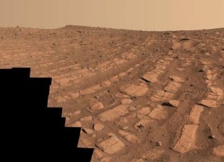 Xe thăm dò của NASA trên Sao Hỏa gửi về hình ảnh gây bất ngờ