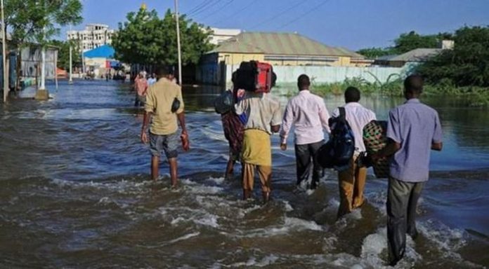 200.000 người phải sơ tán do lũ lụt ở miền Trung Somalia 200.000 người phải sơ tán do lũ lụt ở miền Trung Somalia