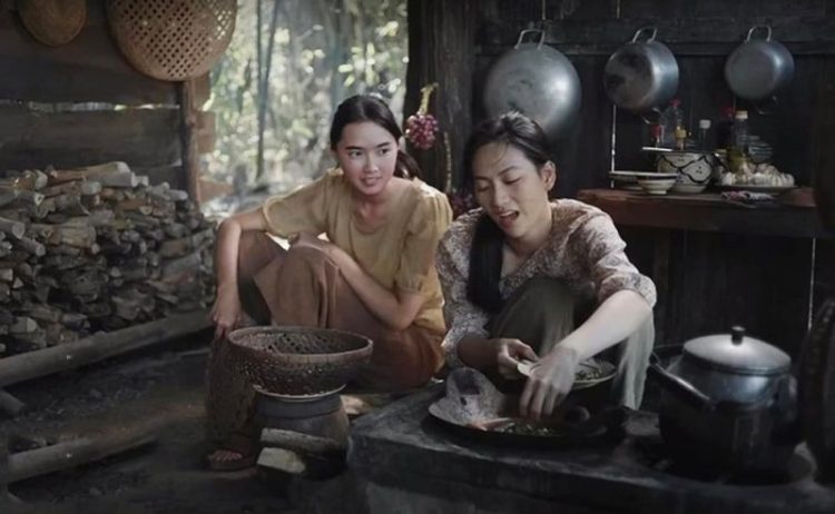 Nhung nguoi dan ba trong phim Tro tan ruc ro min 750x462 - Nguyễn Ngọc Tư: Tiếng nói nữ quyền - Tác giả: Hoài Nam