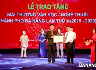 Phát triển văn học, nghệ thuật trong tình hình mới Phát triển văn học, nghệ thuật trong tình hình mới