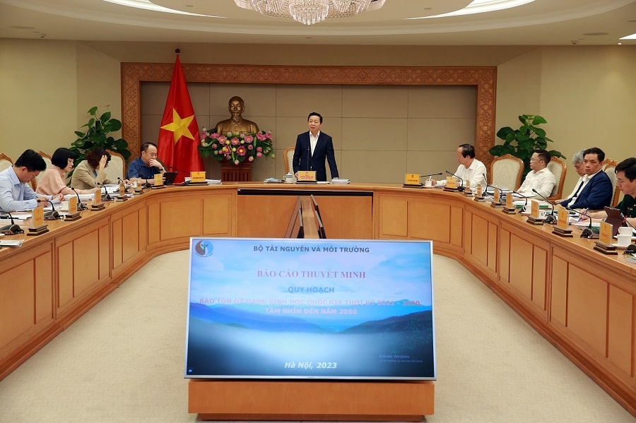 Phó Thủ tướng đề nghị các ủy viên phản biện, thành viên hội đồng thẩm định, các nhà khoa học, đại diện địa phương… tiếp tục trao đổi thẳng thắn về các nội dung của dự thảo Quy hoạch