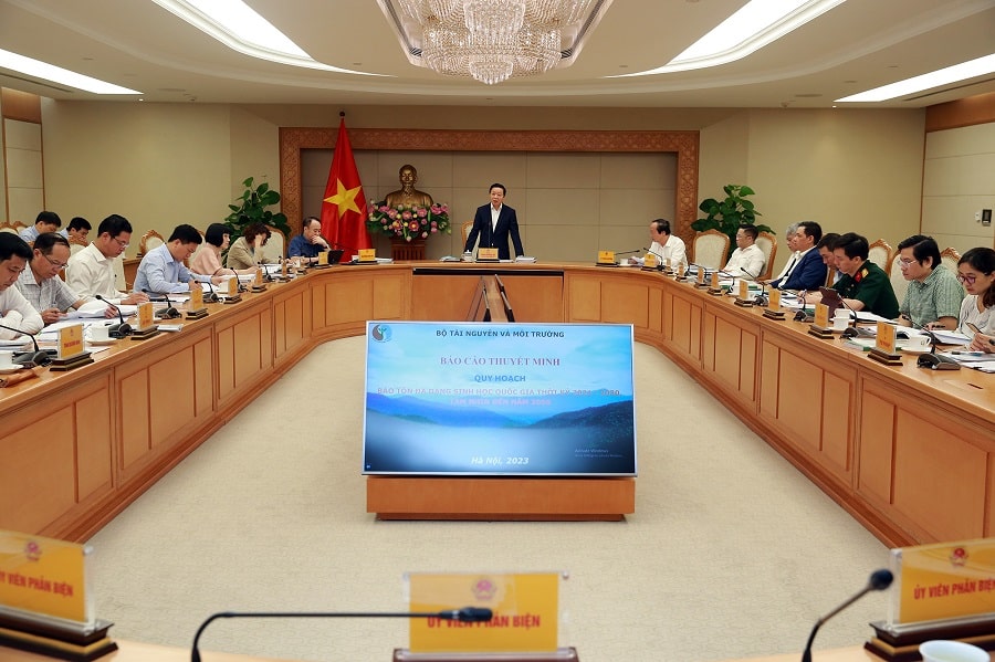 Phó Thủ tướng nhấn mạnh yêu cầu thay đổi quan điểm, có tư duy mới trong bảo tồn, khai thác, sử dụng tài nguyên đa dạng sinh học, hài hòa với phát triển kinh tế-xã hội 