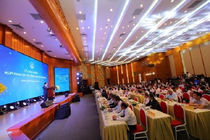 Thủ tướng Phạm Minh Chính nhấn mạnh 'khoa học và công nghệ là con đường ngắn nhất để thực hiện mục tiêu thịnh vượng'. 