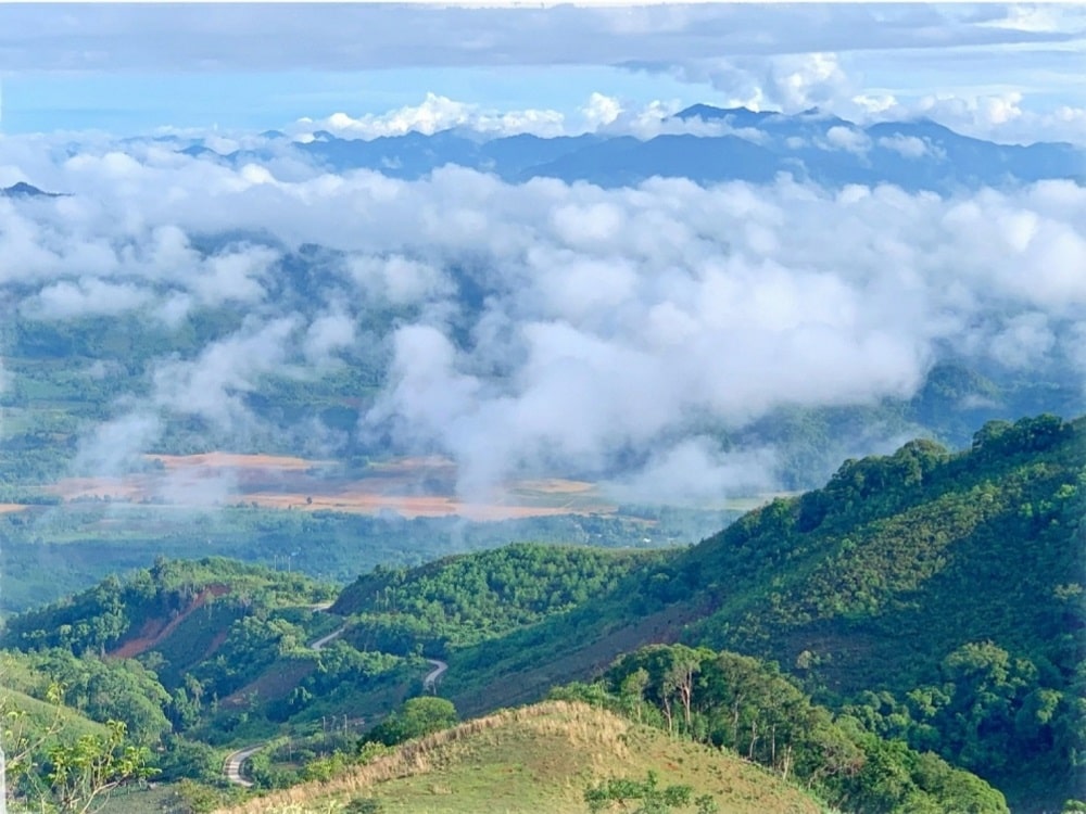 Chiêm ngưỡng cung đèo Sa Mù huyền ảo nổi tiếng bậc nhất ở đất Quảng Trị Chiêm ngưỡng cung đèo Sa Mù huyền ảo nổi tiếng bậc nhất ở đất Quảng Trị