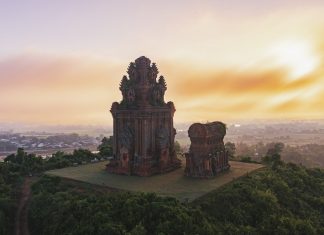 Kiến trúc Champa cổ tại tháp Bánh Ít ở Bình Định