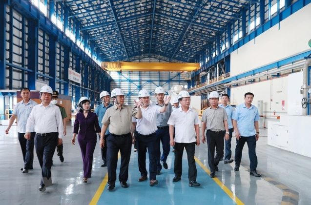 1 min 31 637x420 - Thủ tướng kiểm tra tình hình sản xuất và cung ứng điện tại Quảng Ninh