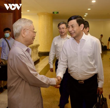 Tổng B&iacute; thư chủ tr&igrave; cuộc họp Bộ Ch&iacute;nh trị