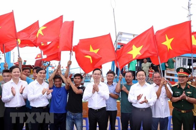 1 min 53 631x420 - Chủ tịch nước Võ Văn Thưởng thăm huyện Phú Quý ở Bình Thuận