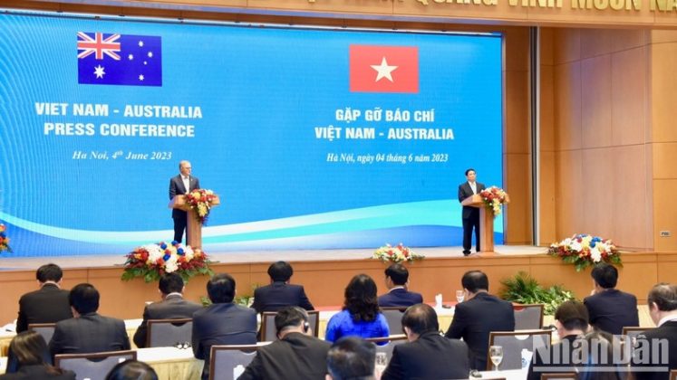 10 747x420 - Thủ tướng Phạm Minh Chính và Thủ tướng Australia Anthony Albanese chứng kiến Lễ ký kết văn kiện hợp tác