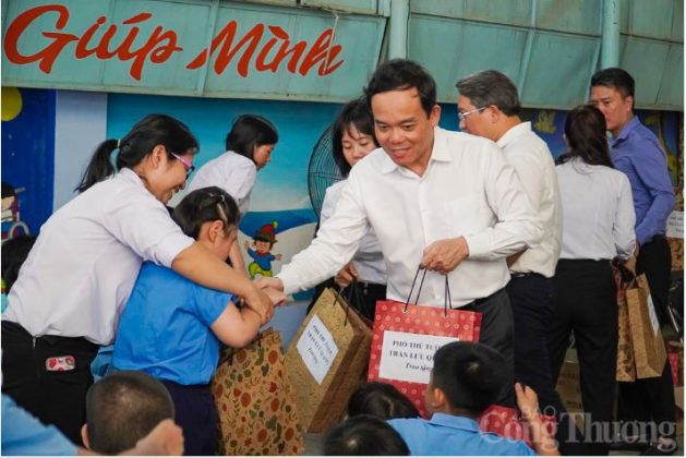 10 min 3 629x420 - Phó Thủ tướng Trần Lưu Quang thăm Trung tâm Phục hồi chức năng giáo dục trẻ em khuyết tật tỉnh Khánh Hòa