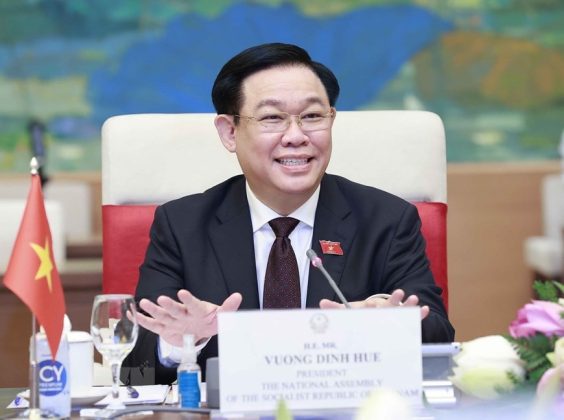 Chủ tịch Quốc hội Vương Đ&igrave;nh Huệ ph&aacute;t biểu.