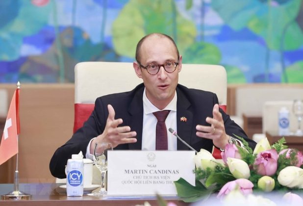 Chủ tịch Hội đồng Quốc gia Thụy Sĩ Martin Candinas ph&aacute;t biểu.