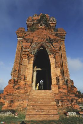 12 min 8 280x420 - Kiến trúc Champa cổ tại tháp Bánh Ít ở Bình Định
