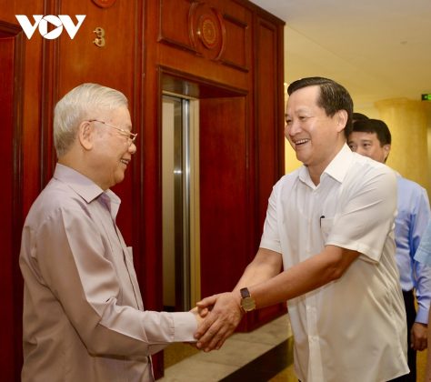 Tổng B&iacute; thư chủ tr&igrave; cuộc họp Bộ Ch&iacute;nh trị 2