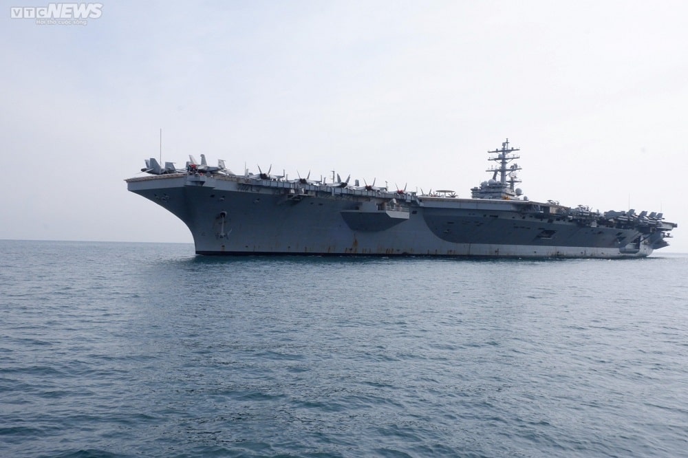Tàu sân bay USS Ronald Reagan (CVN-76) của Hải quân Mỹ ngày 25/6 có mặt tại Đà Nẵng.