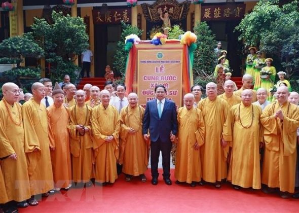 3 min 3 590x420 - Thủ tướng Phạm Minh Chính chúc mừng Đại lễ Phật đản 2023