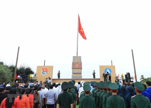 3 min 52 588x420 - Chủ tịch nước Võ Văn Thưởng thăm huyện Phú Quý ở Bình Thuận