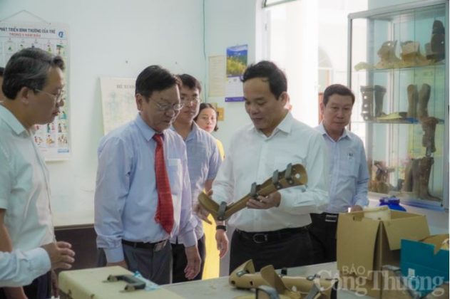 3 min 6 631x420 - Phó Thủ tướng Trần Lưu Quang thăm Trung tâm Phục hồi chức năng giáo dục trẻ em khuyết tật tỉnh Khánh Hòa