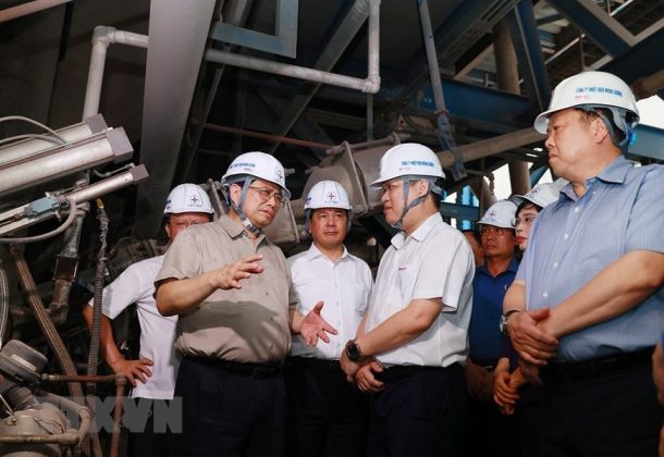 4 min 30 610x420 - Thủ tướng kiểm tra tình hình sản xuất và cung ứng điện tại Quảng Ninh