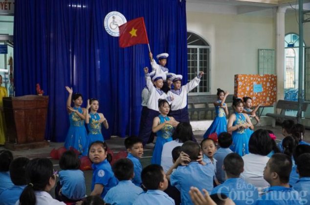 5 min 6 634x420 - Phó Thủ tướng Trần Lưu Quang thăm Trung tâm Phục hồi chức năng giáo dục trẻ em khuyết tật tỉnh Khánh Hòa