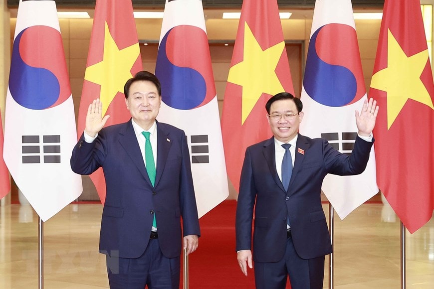 Chủ tịch Quốc hội Vương Đình Huệ tiếp Tổng thống Hàn Quốc