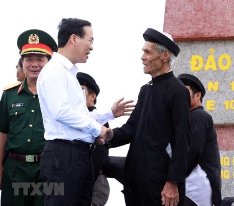 6 min 46 477x420 - Chủ tịch nước Võ Văn Thưởng thăm huyện Phú Quý ở Bình Thuận