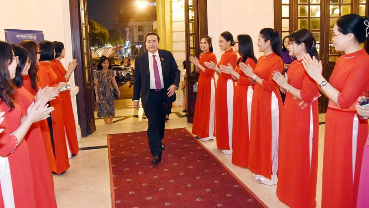 Ph&oacute; Chủ tịch Thường trực Quốc hội Trần Thanh Mẫn tới dự Chương tr&igrave;nh nghệ thuật &ldquo;Vinh quang Tổ quốc Việt Nam&rdquo;