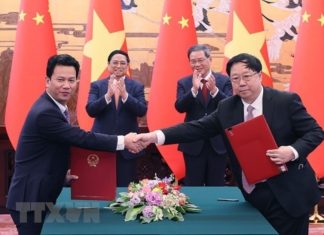 Thủ tướng Việt Nam, Trung Quốc chứng kiến Lễ ký các văn kiện hợp tác