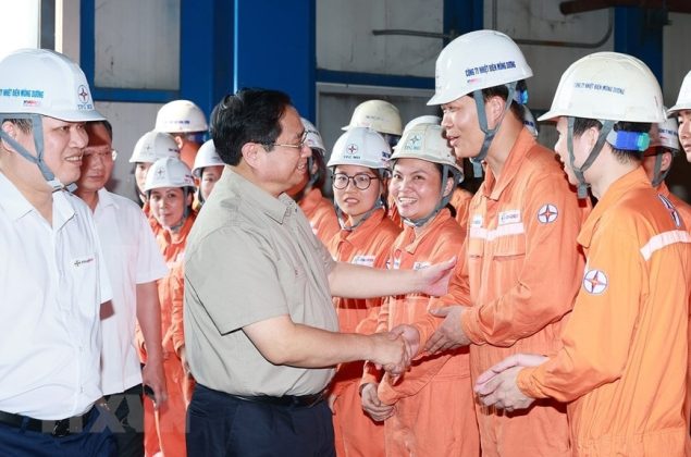 7 min 21 635x420 - Thủ tướng kiểm tra tình hình sản xuất và cung ứng điện tại Quảng Ninh