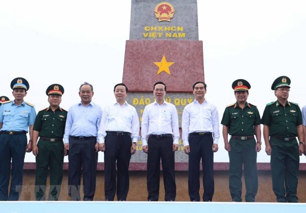 7 min 35 603x420 - Chủ tịch nước Võ Văn Thưởng thăm huyện Phú Quý ở Bình Thuận