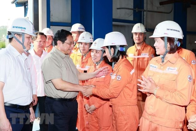 8 min 19 629x420 - Thủ tướng kiểm tra tình hình sản xuất và cung ứng điện tại Quảng Ninh